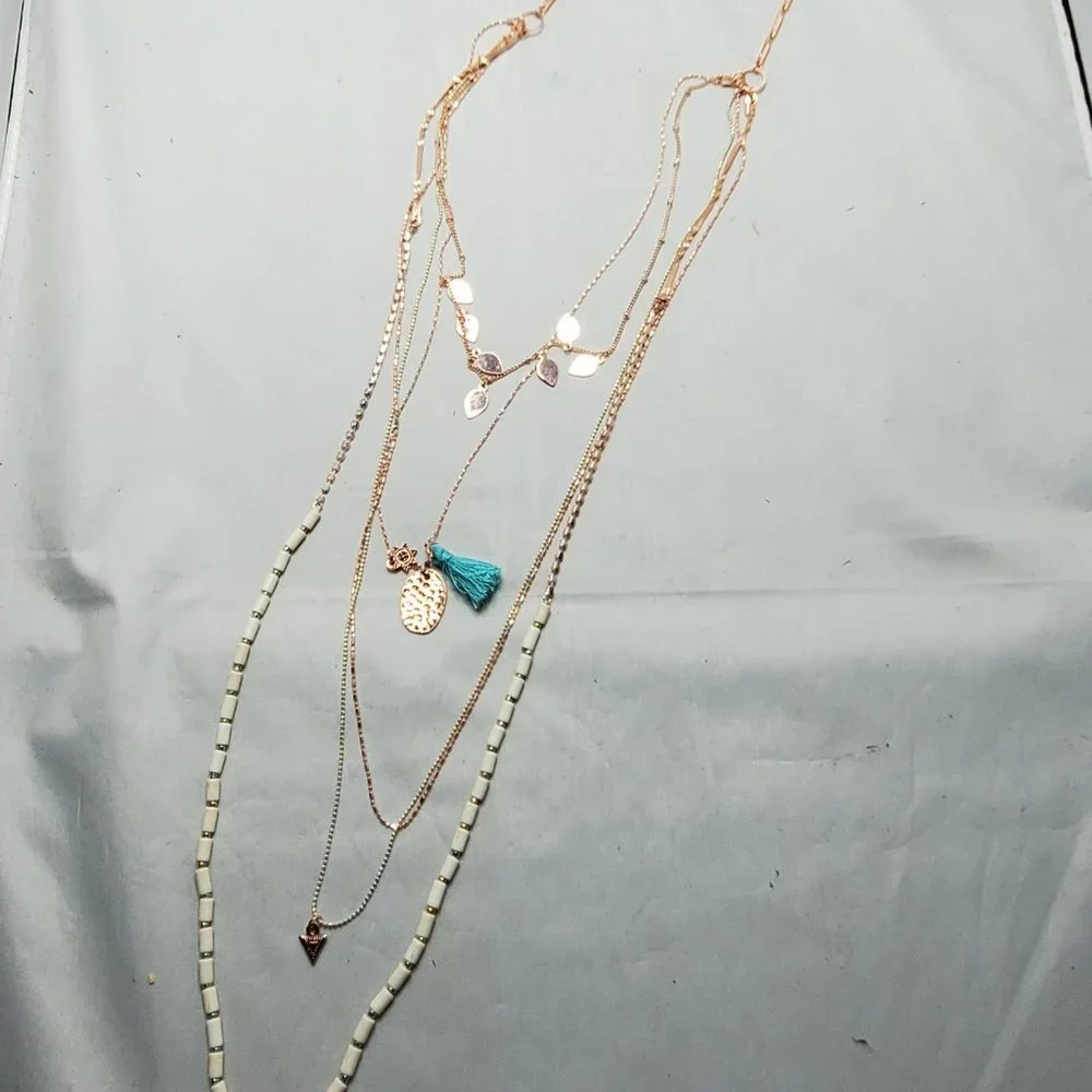 BKE 5 layered necklace rose gold chain- cream color beads - Picture 6 of 8